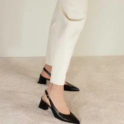 Décolleté Slingback Da Donna In Pelle Colore Nero Con Tacco Medio