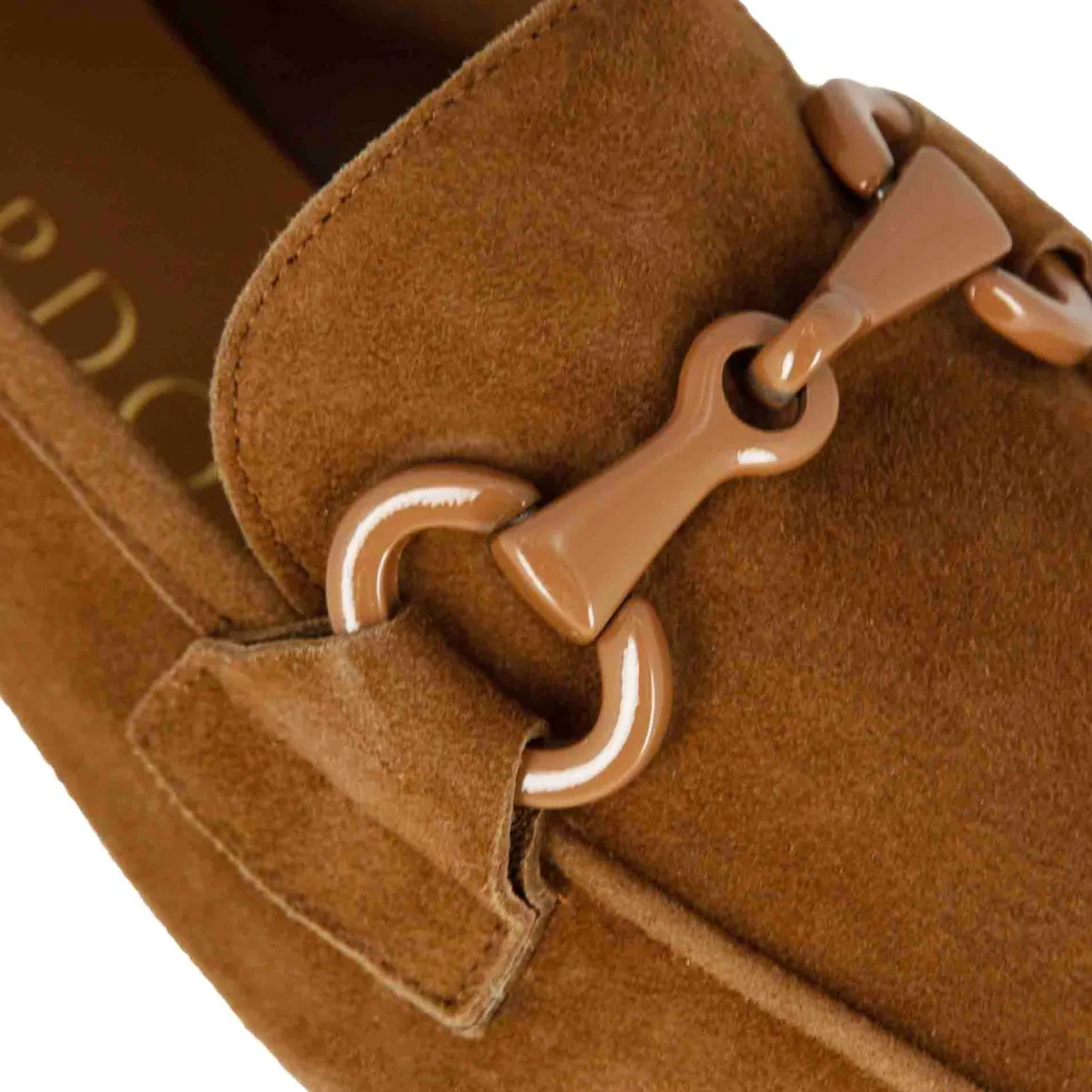 Mocassino Da Donna In Pelle Scamosciata Con Morsetto Colore Marrone Chiaro